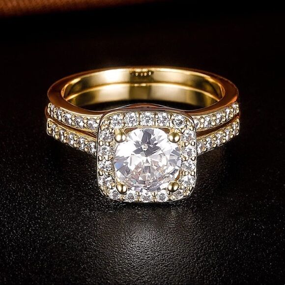 18K Yellow Gold and White Diamond Cubic Zirconia Wedding Ring Band Set - Picture 2 of 6